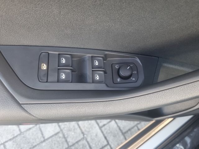 Fahrzeugabbildung SKODA Karoq 2.0 TSI DSG 4x4 Sportline NAVI AHK CLIMA