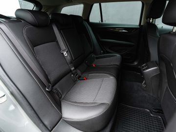 Opel Insignia - 12
