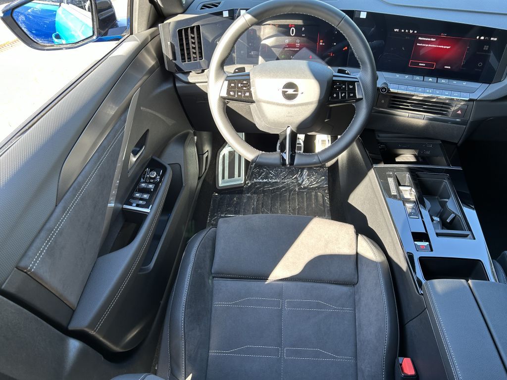 Fahrzeugabbildung Opel Astra Sports Tourer 1.2 Turbo Automatik Ultimate