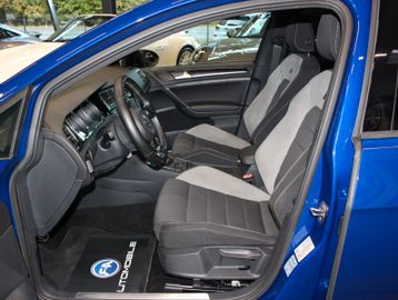 Volkswagen Golf - 10