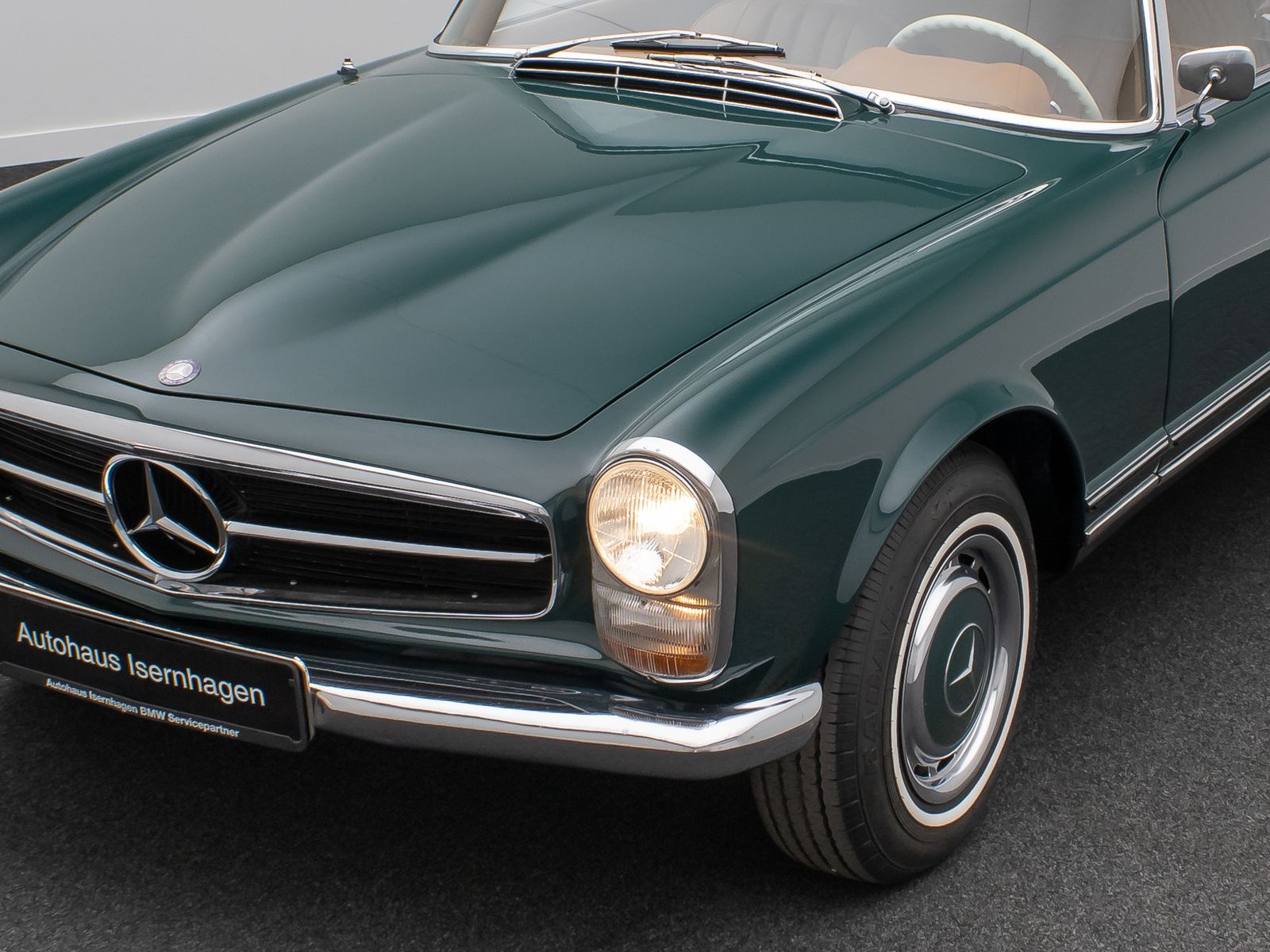 Fahrzeugabbildung Mercedes-Benz 230 SL Pagode H-Zulassung Automatik Leder W113