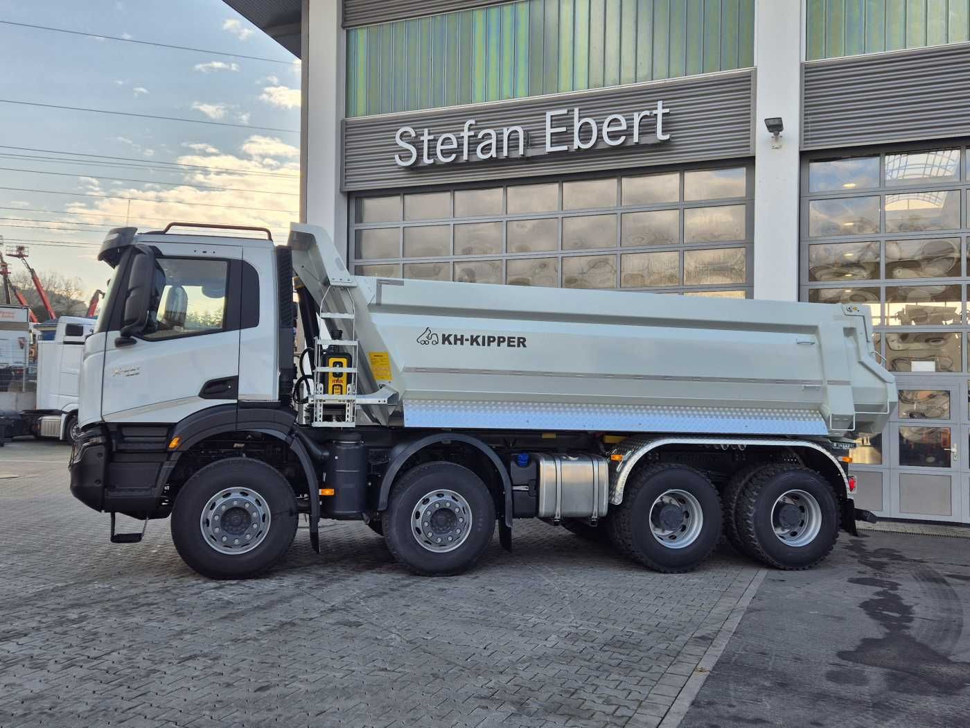 Fahrzeugabbildung Iveco AD360X46Z HR OFF 8x4 Hinterkipper HARDOX DAB+