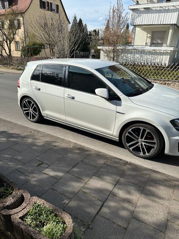 Image of Volkswagen Golf