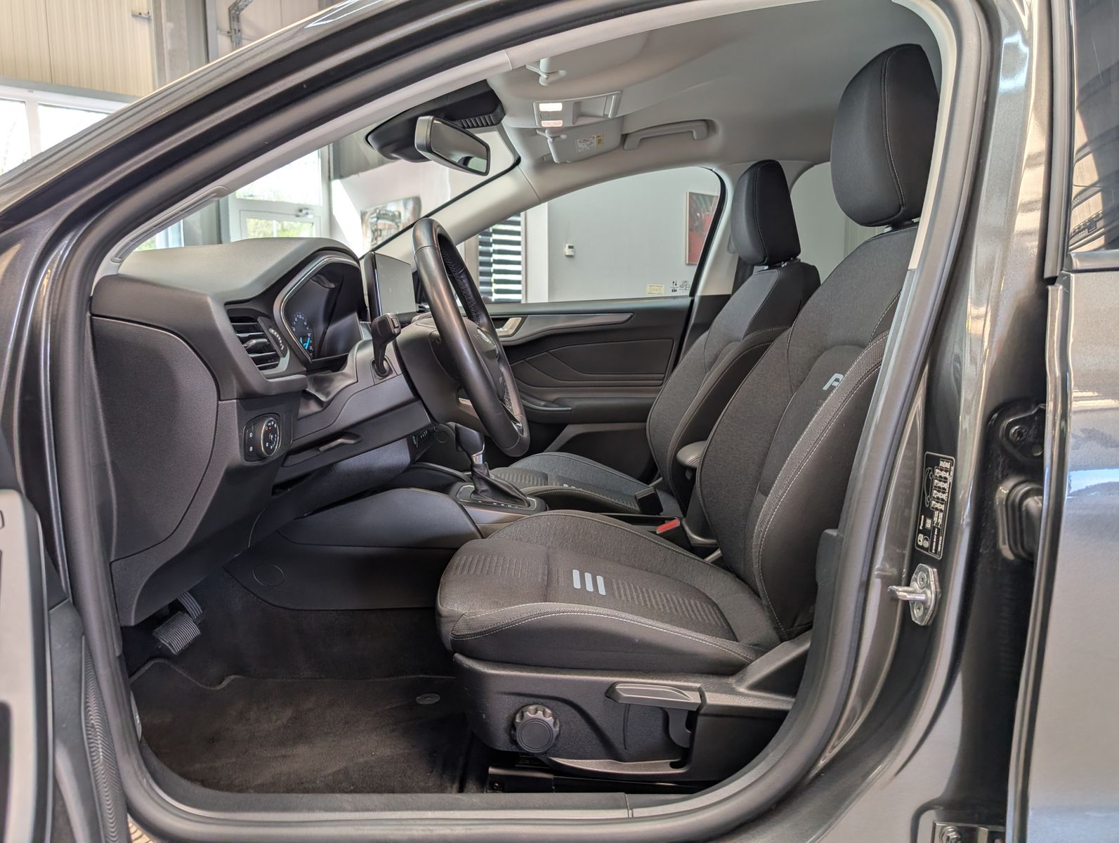 Fahrzeugabbildung Ford Focus 1.0 EcoBoost MHEV Active LED ACC Cam 17"