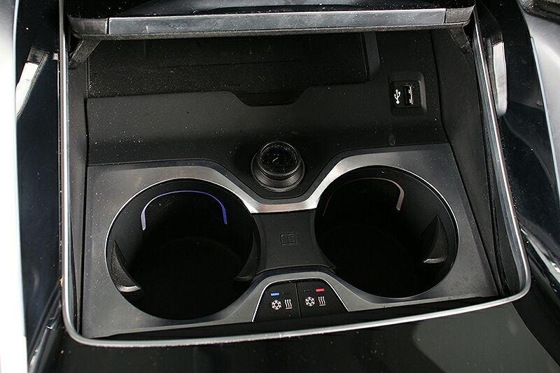 BMW X6 M60i xDr NP 147270.-! AHK Panorama Standh B&W