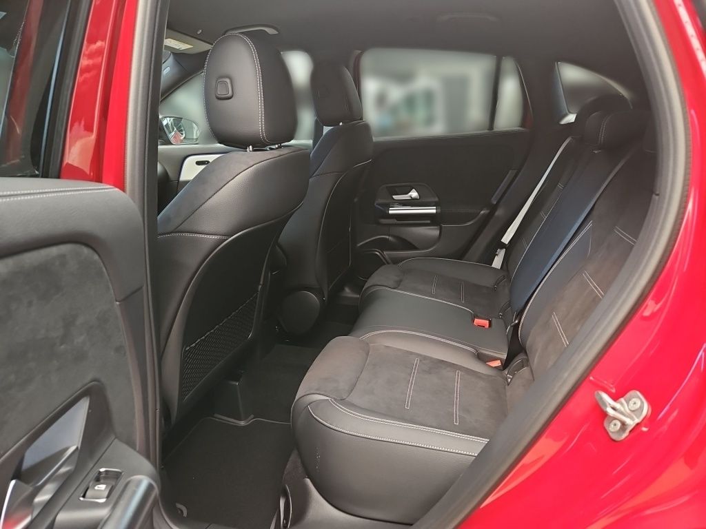 Fahrzeugabbildung Mercedes-Benz GLA 200 ++AMG-LINE+NIGHT+AHK+MULTIBEAM+KEYLESS++
