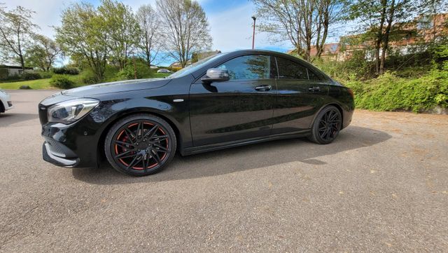 MERCEDES-BENZ CLA 250 Sport 4MATIC DCT  STANDHEIZUNG*AMG-LINE*