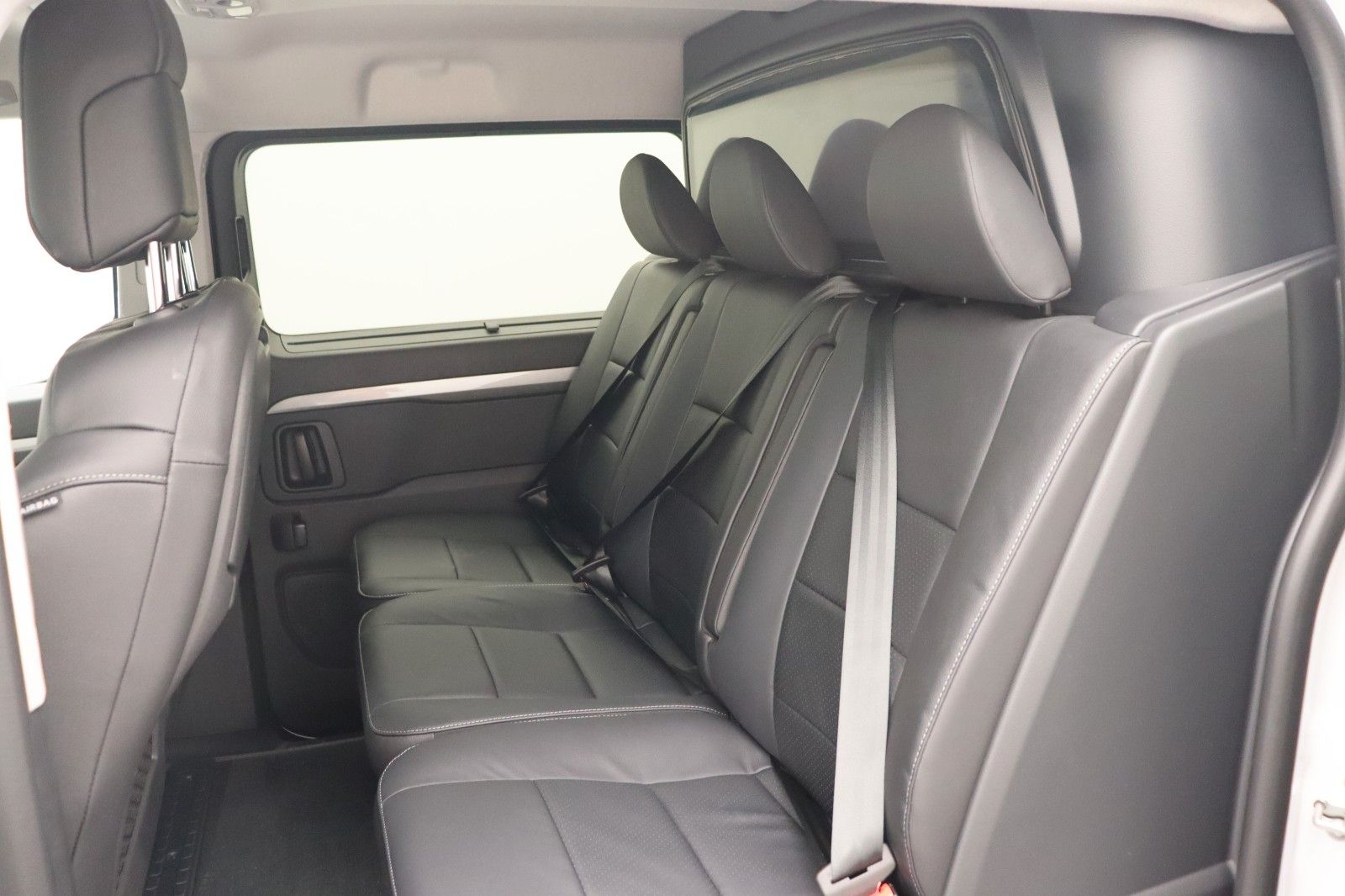 Fahrzeugabbildung Fiat Scudo Multicab   L3 2.0 145 MT6 LUXURY LEDER