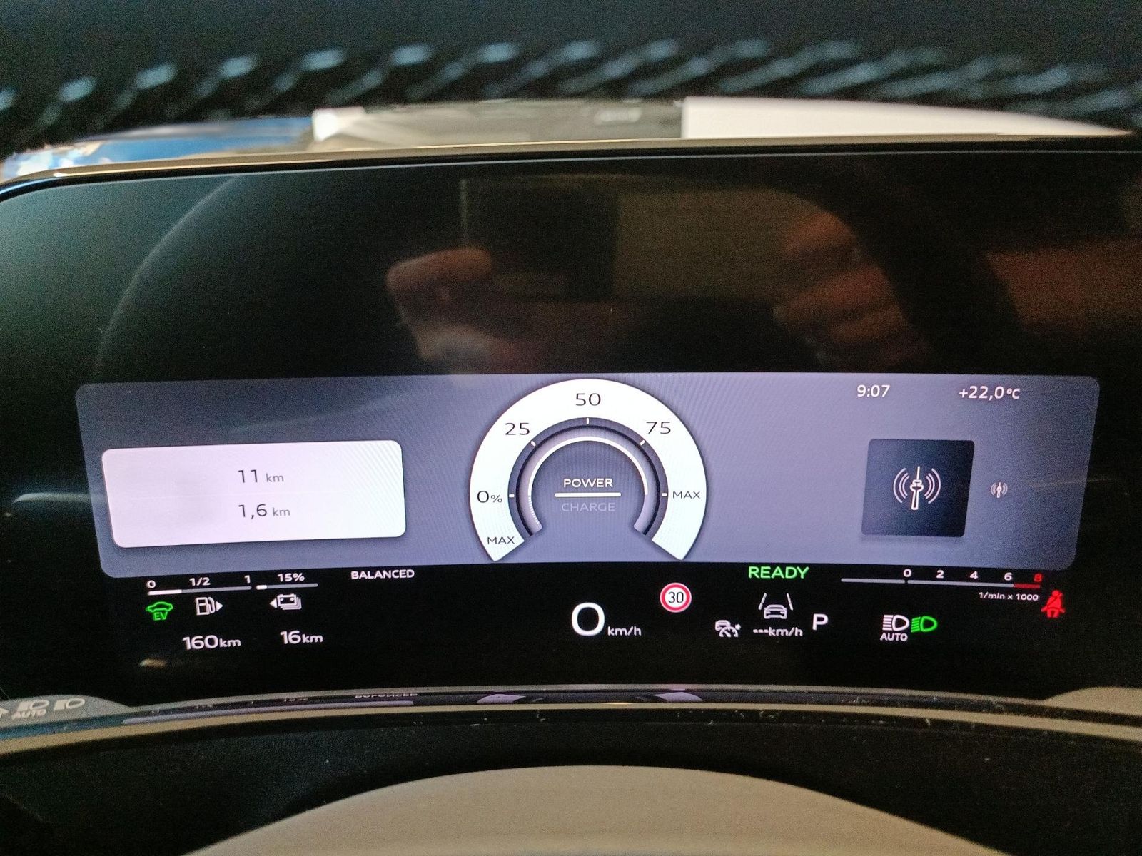 Audi Q3 SUV e-hybrid 200 kW S tronic *AHK*RFK*Klima* foto 12