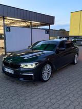 BMW M550d xDrive G30  400 PS  127.000 km  - graue BMW 550