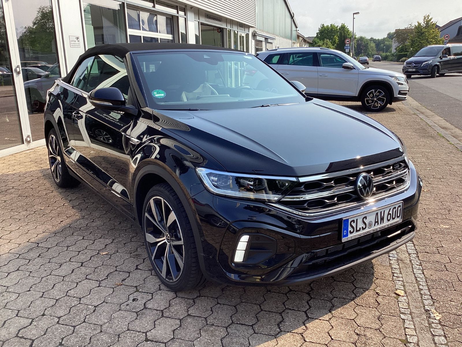 Fahrzeugabbildung Volkswagen T-Roc Cabriolet R-Line 1.5 TSI DSG ACC LED SHZ