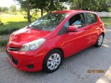 Toyota Yaris 1,0-l-Dual-VVT-i - Toyota Yaris mit Benzin-Antrieb: Limousine, Klimaanlage, Vvt I