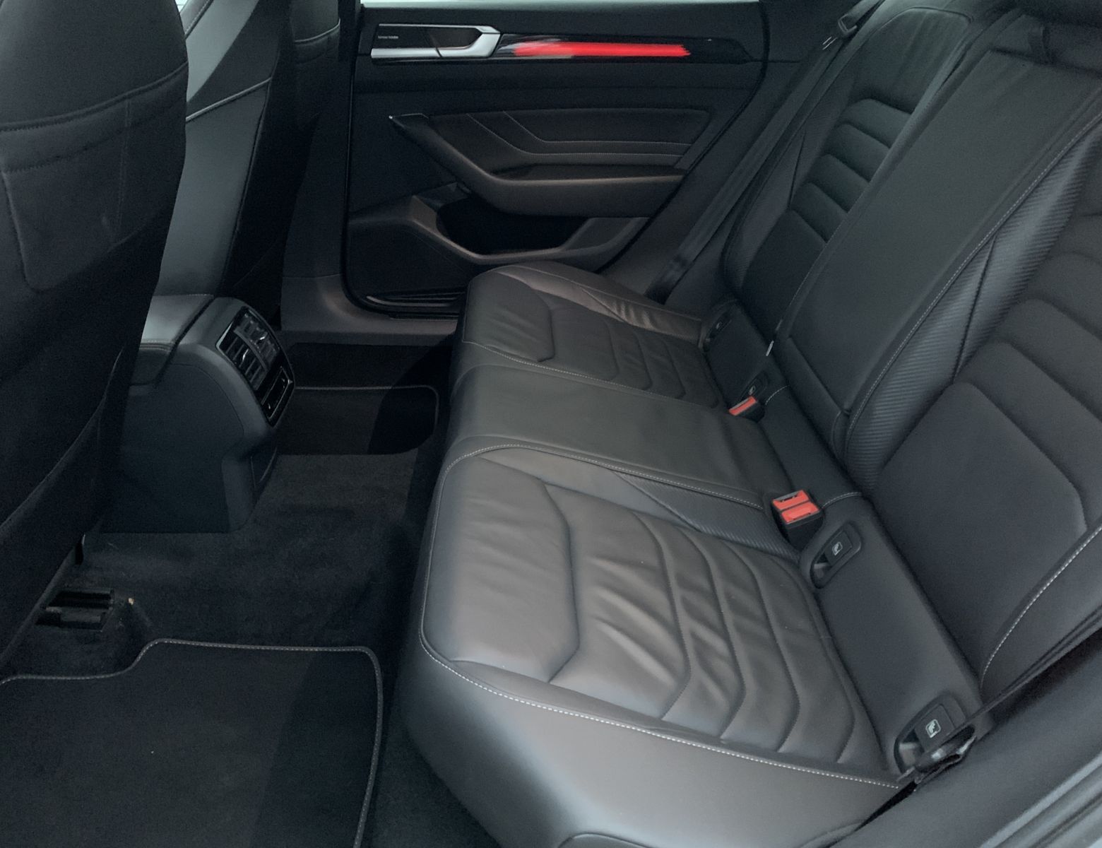 Fahrzeugabbildung Volkswagen Arteon Shooting Brake 2.0 TDI*R-Line*4Motion*AHK