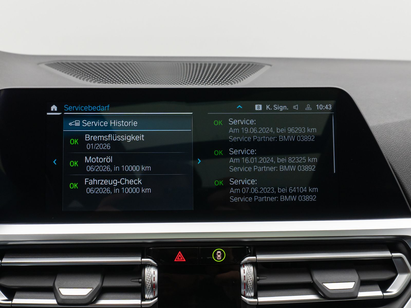 Fahrzeugabbildung BMW 330e Panorama Laser HUD DAB H/K Komfort Alarm