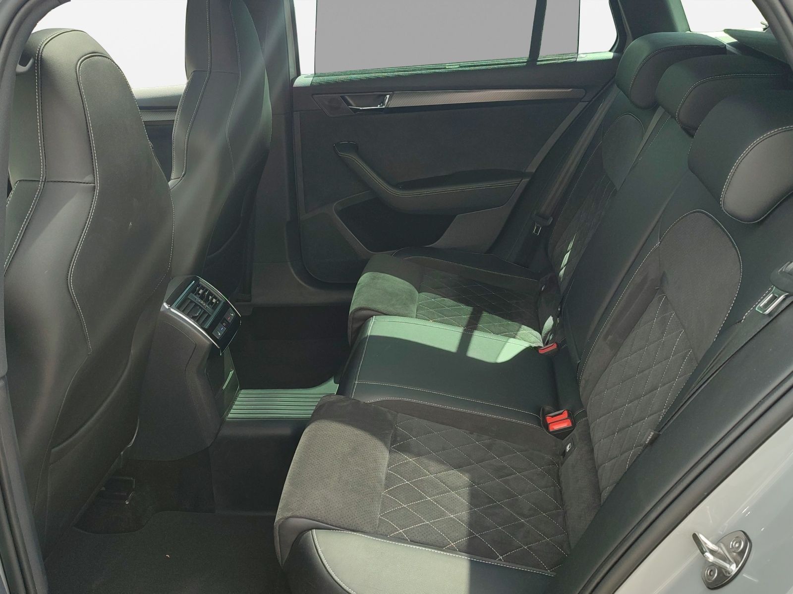 Skoda Superb - Bild 15