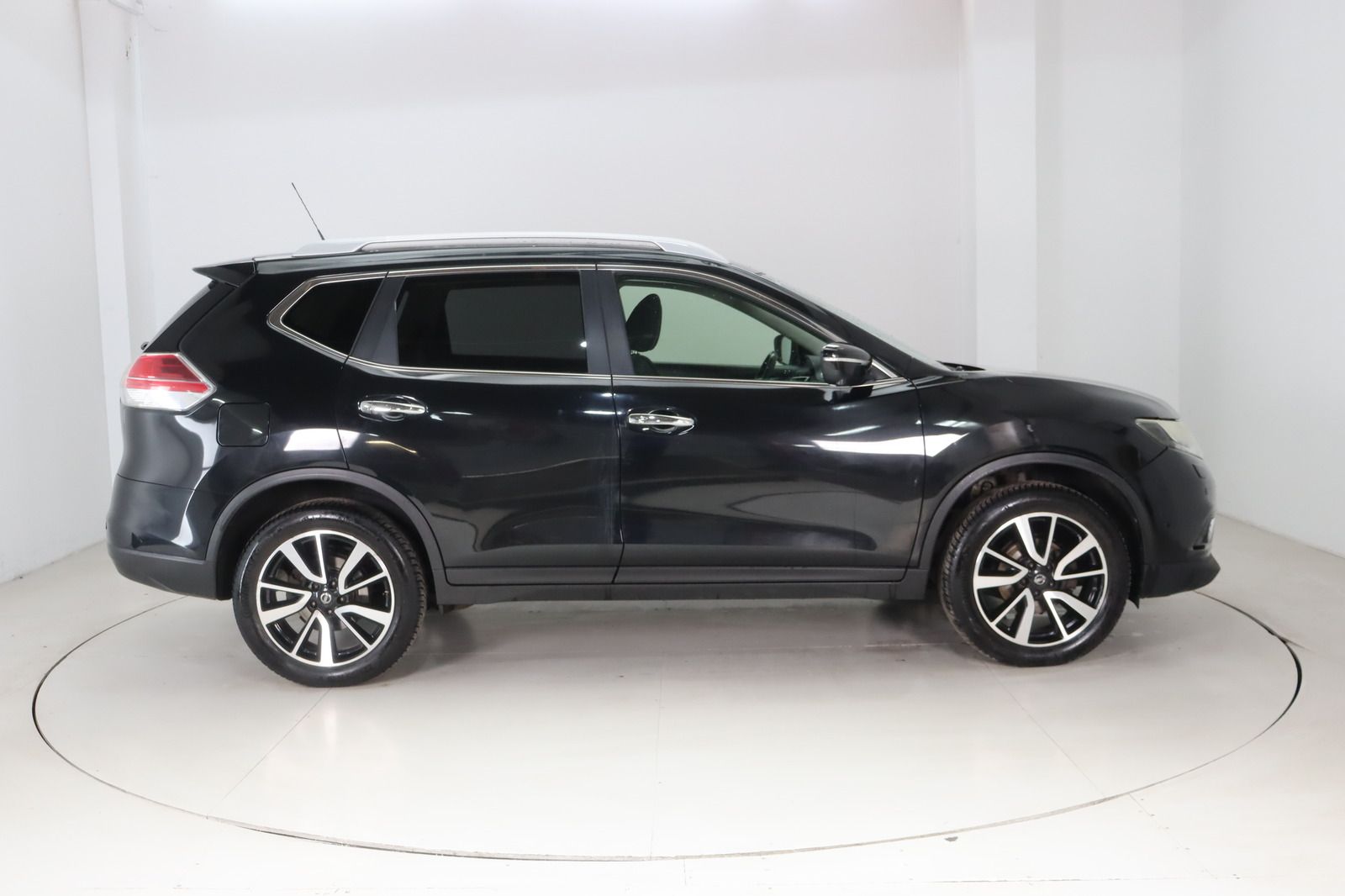 Fahrzeugabbildung Nissan X-Trail 1.6 dCi 360° 4x4 Allrad * HU/AU neu