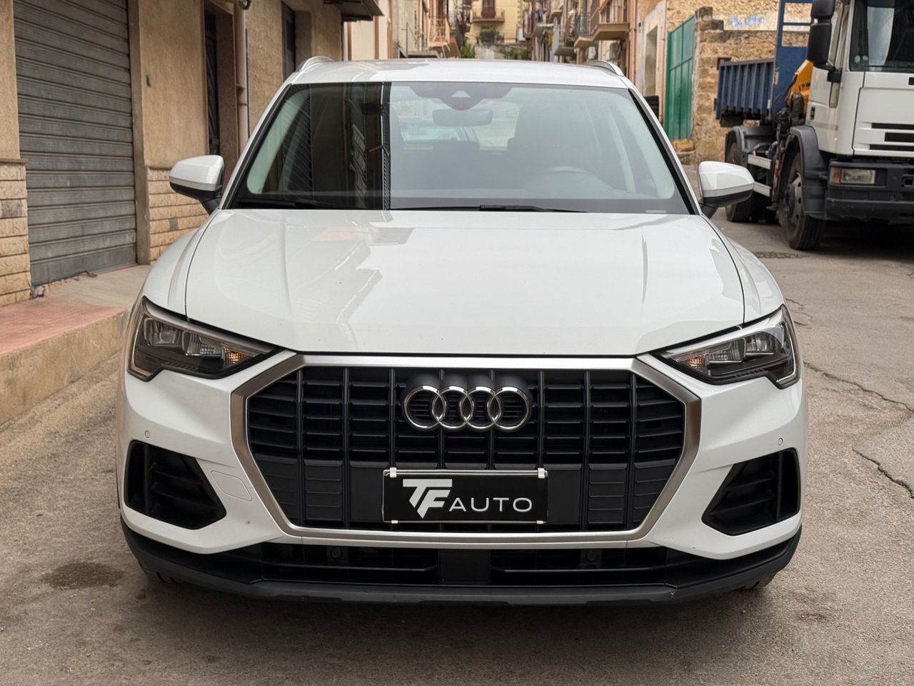 Audi Q3 35 TDI S tronic Business imagem 2