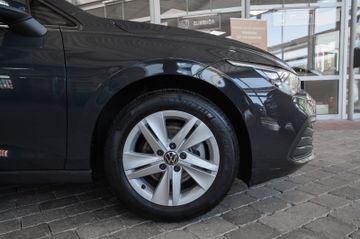 Bild 6 VW Golf Lim. Life Navi Car-Play USB Klimaautom.