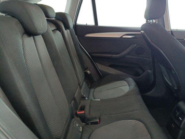 BMW X1 sDrive16d Business Advantage foto 11