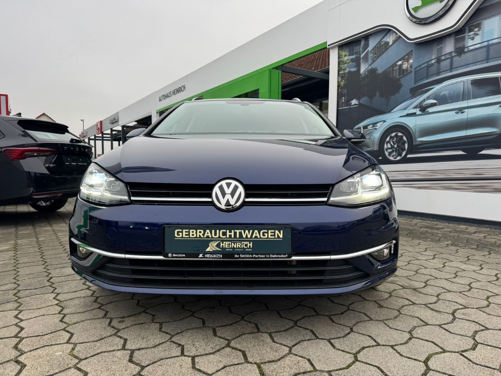 Fahrzeugabbildung Volkswagen Golf Variant 7 1.5 TSI DSG*NAVI*LED*SHZ*PDC