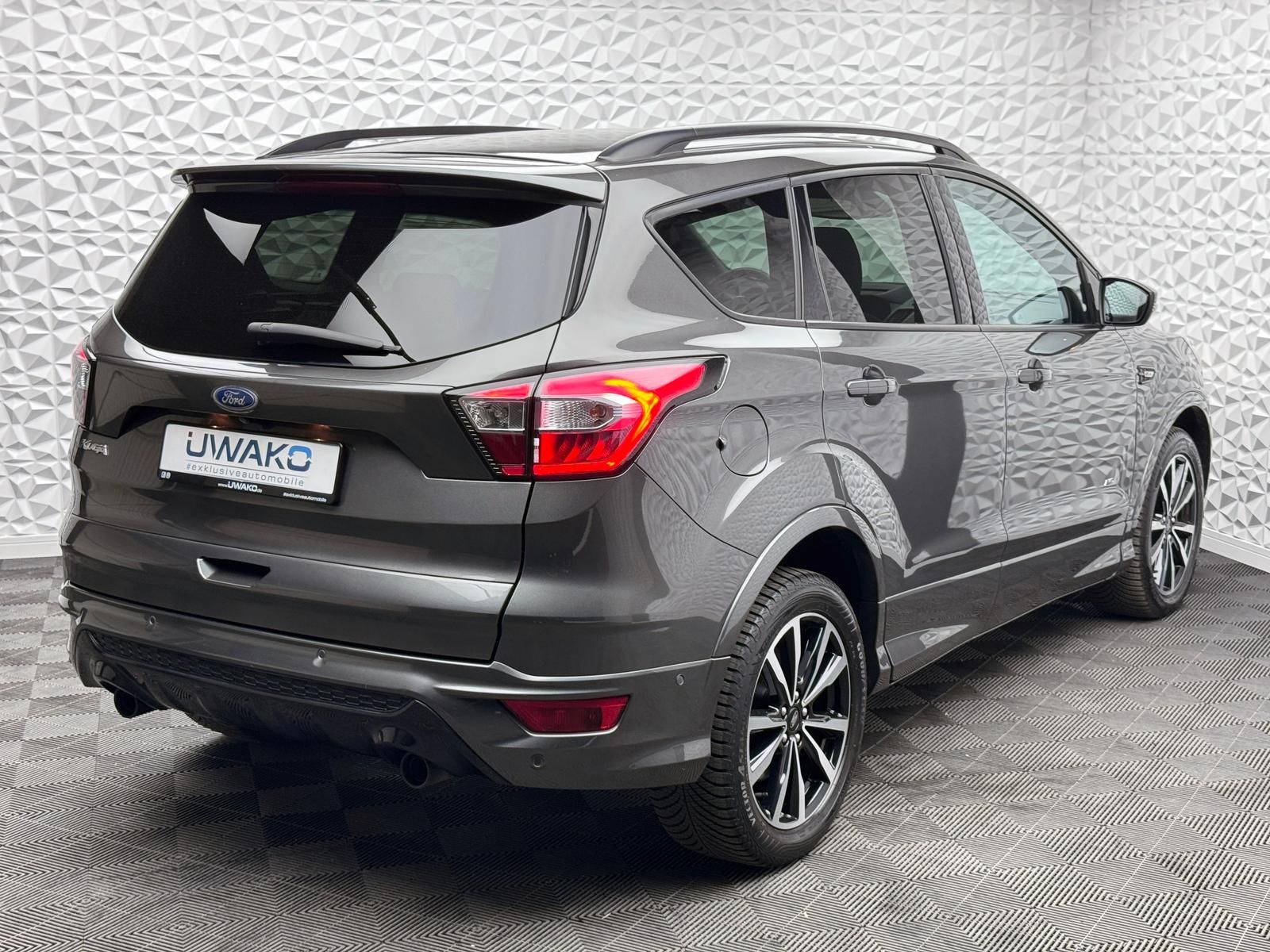 Fahrzeugabbildung Ford 1.5 ST-LINE/4x4/ALLRAD/DSG/KEYLESS/ACC/R-CAM/LED