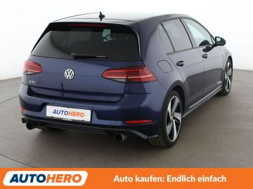 Volkswagen Golf - 6