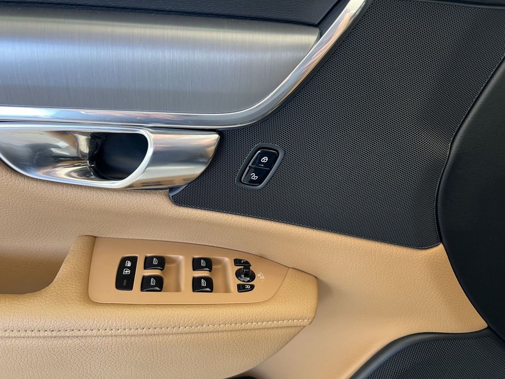 Volvo V90 T5 Momentum AHK *KEIN VERKAUF AN PRIVAT*