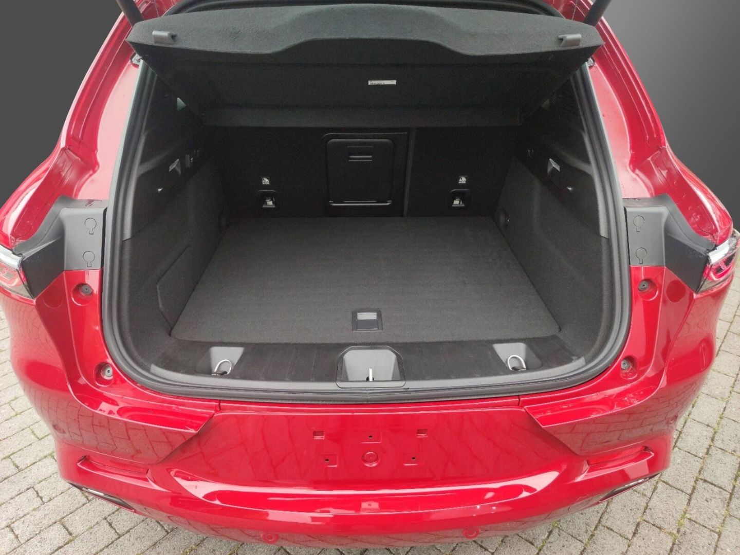Fahrzeugabbildung Alfa Romeo Tonale Tributo Italiano 1.3 PHEV Q4 Harman Kardo