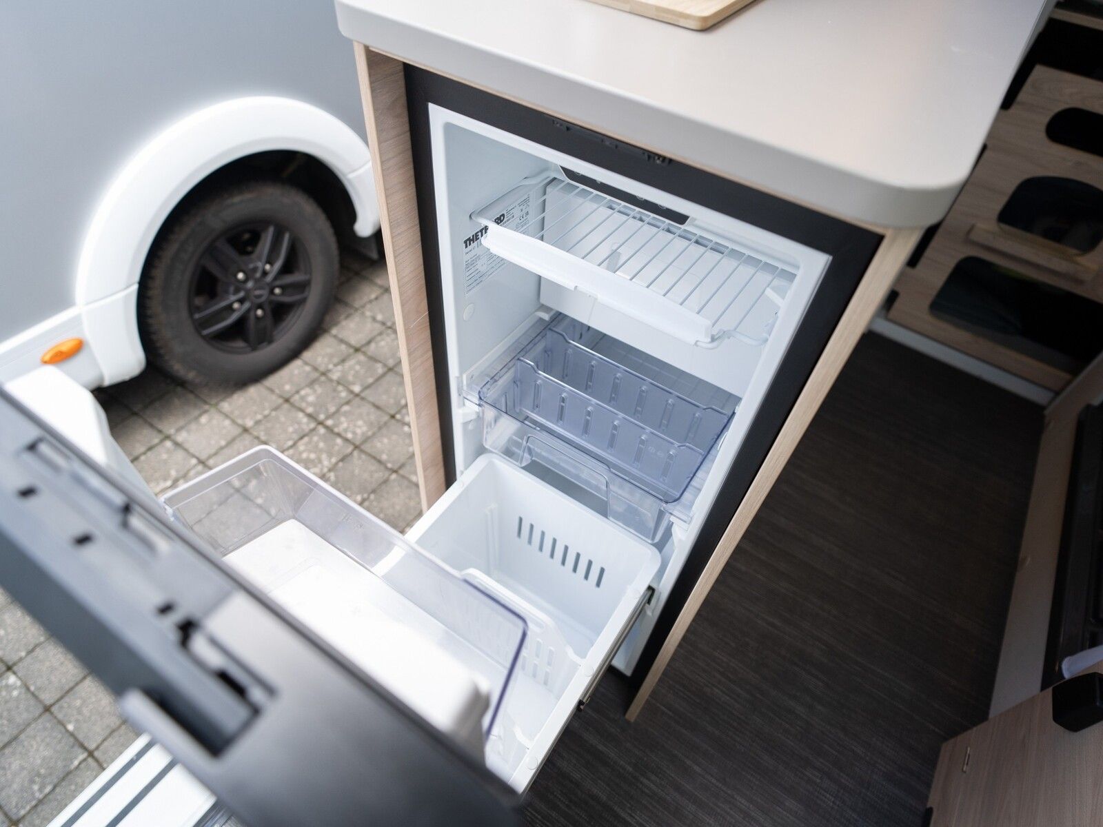 Fahrzeugabbildung Dethleffs Globetrail Classic 590 DK Ford Assistenz-Systeme