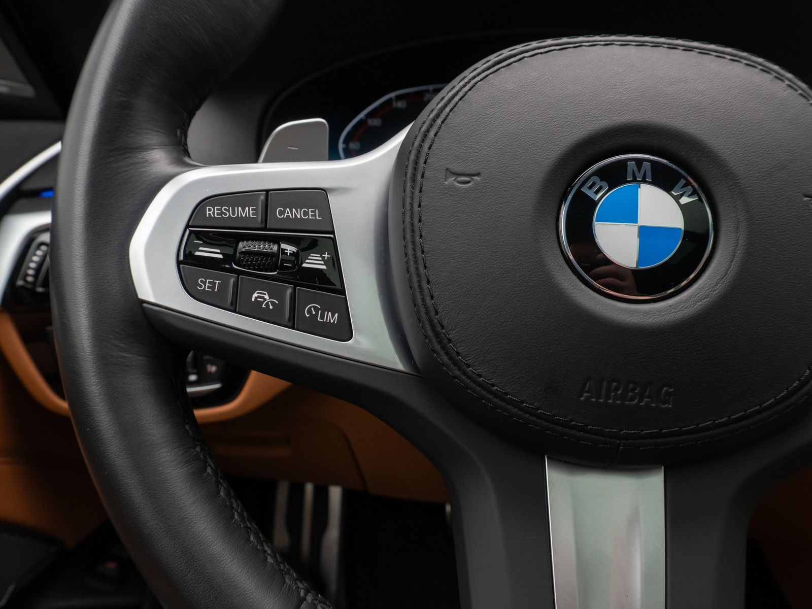 Fahrzeugabbildung BMW 530d M Sport Kamera DAB Memory ACC H/K Panorama