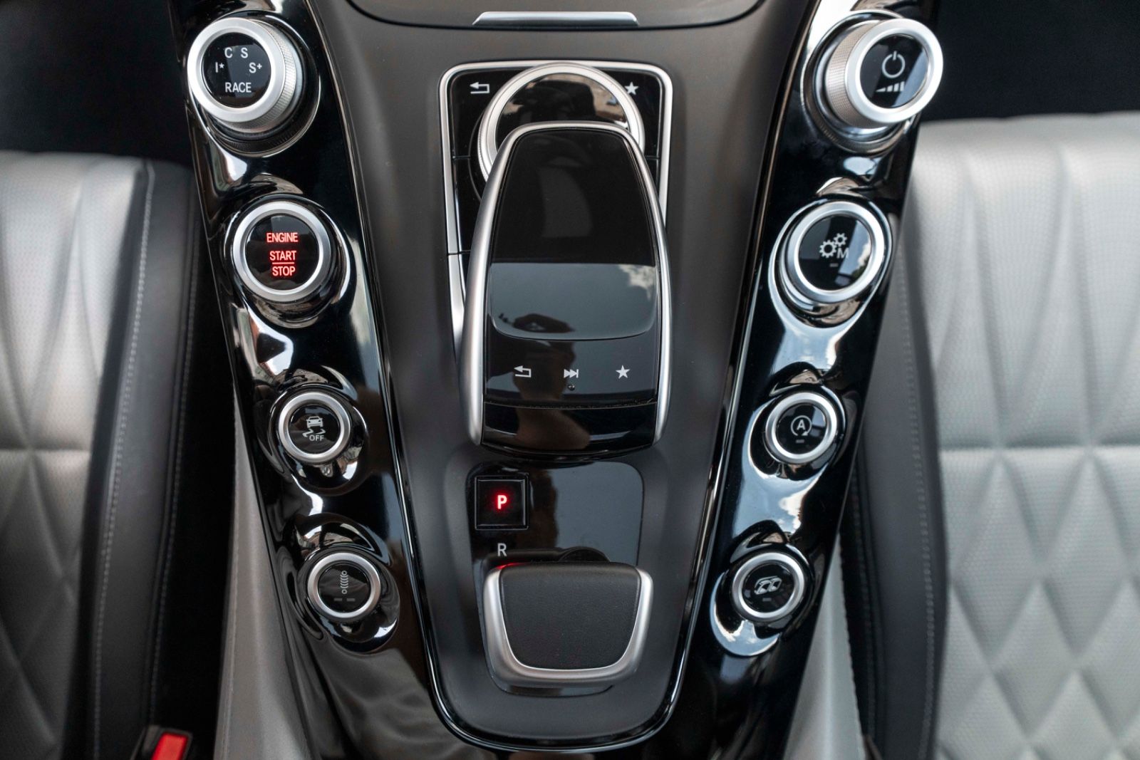 Fahrzeugabbildung Mercedes-Benz AMG GT C Coupe Edition 50 1/500 BUR ACC CERAMIK