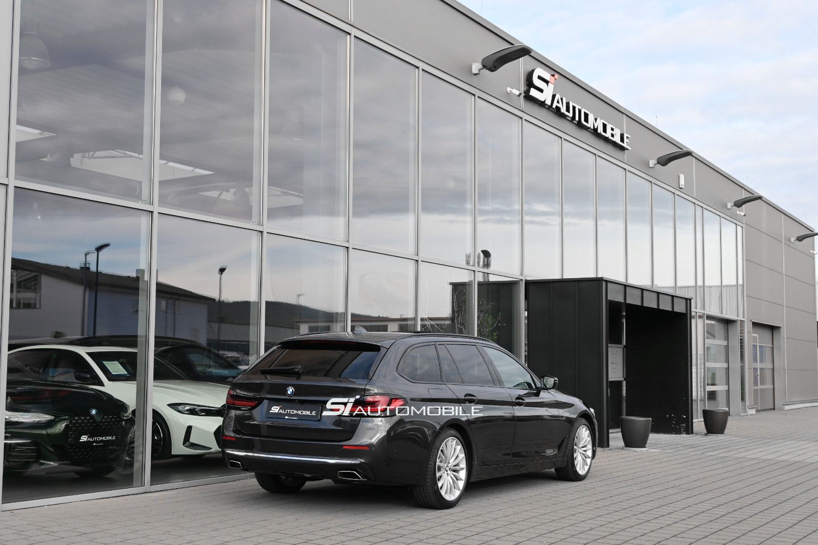 Fahrzeugabbildung BMW 530d xDr. Touring Luxury °UVP 94.740€°360°AHK°