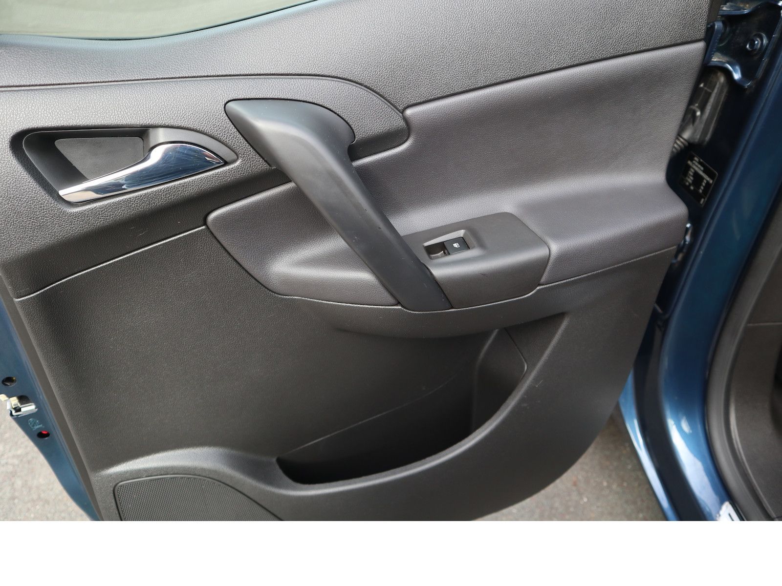 Fahrzeugabbildung Opel Meriva Innovation Tempo SHZ Scheckheftgepflegt
