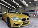 BMW M4 Coupe HUD/PDC /Carbon Dach /360Kamera/VOLL - BMW M4 in Duisburg