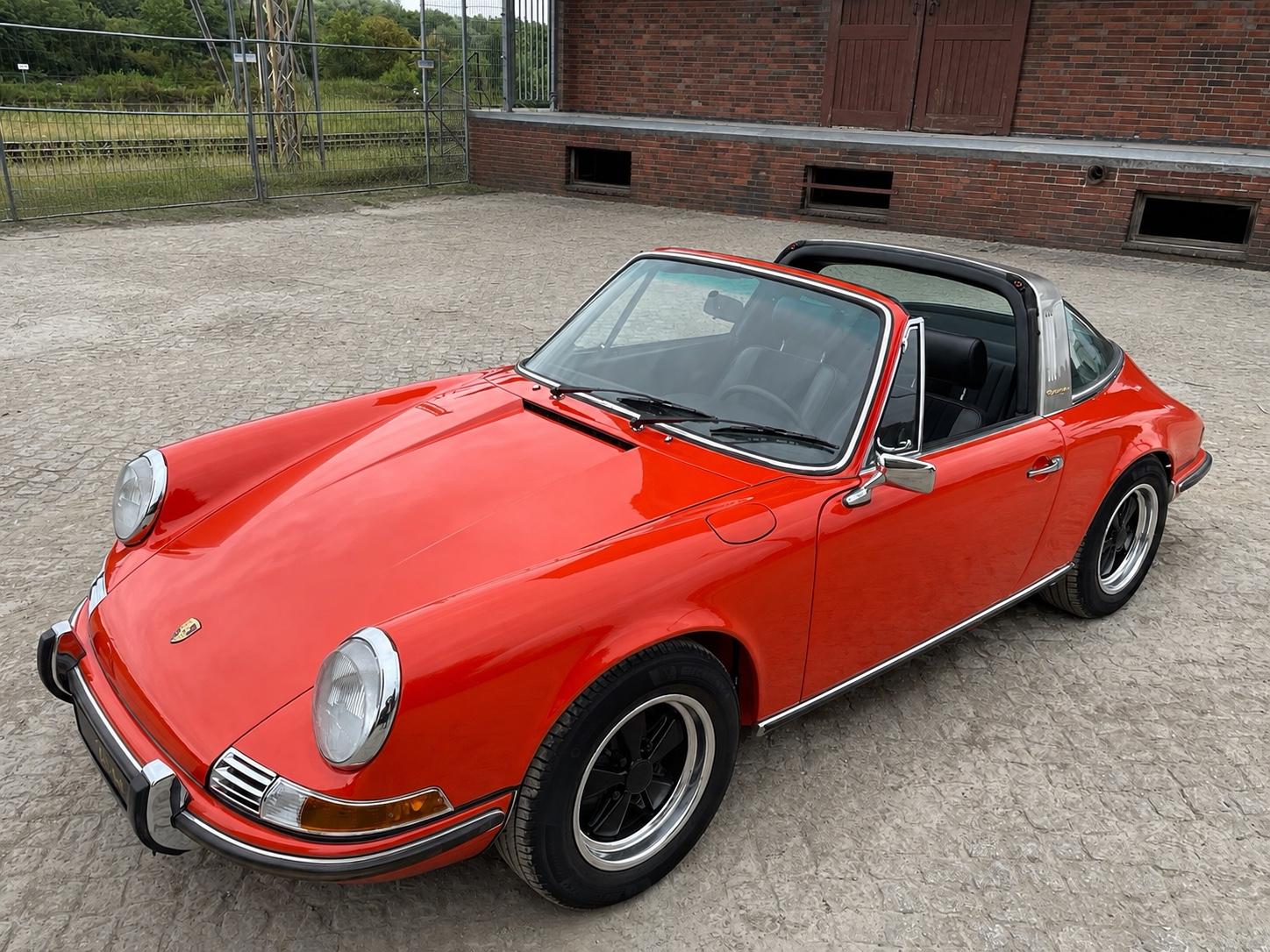 Porsche 911 T Targa 2,4l Ölklappe, restauriert, Matching