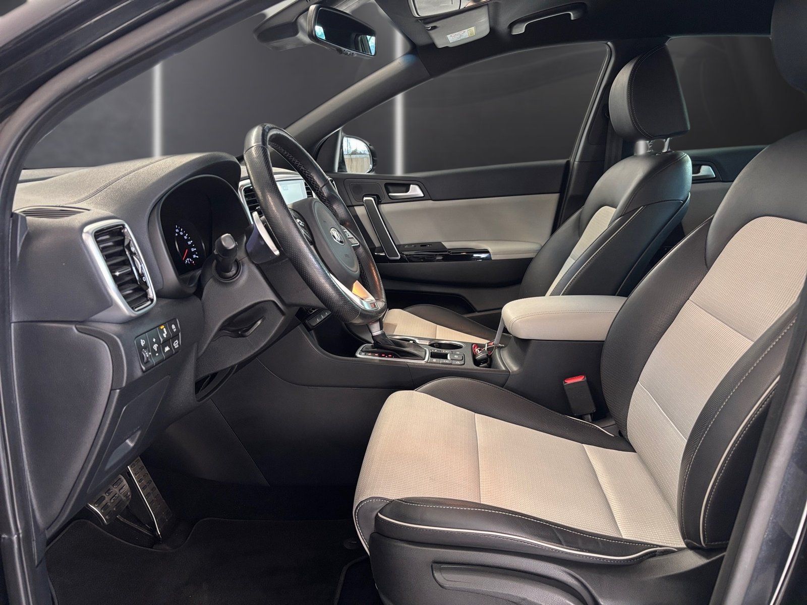 Fahrzeugabbildung Kia Sportage 1.6 T-GDI 4WD GT-Line *Technik*AHK*