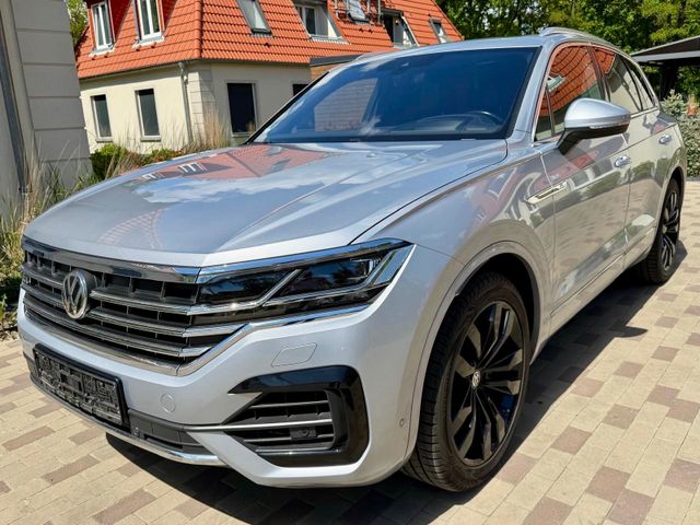 VW Touareg R-Line TDI 4MOTION AHK ALLW PANO SOFTC 