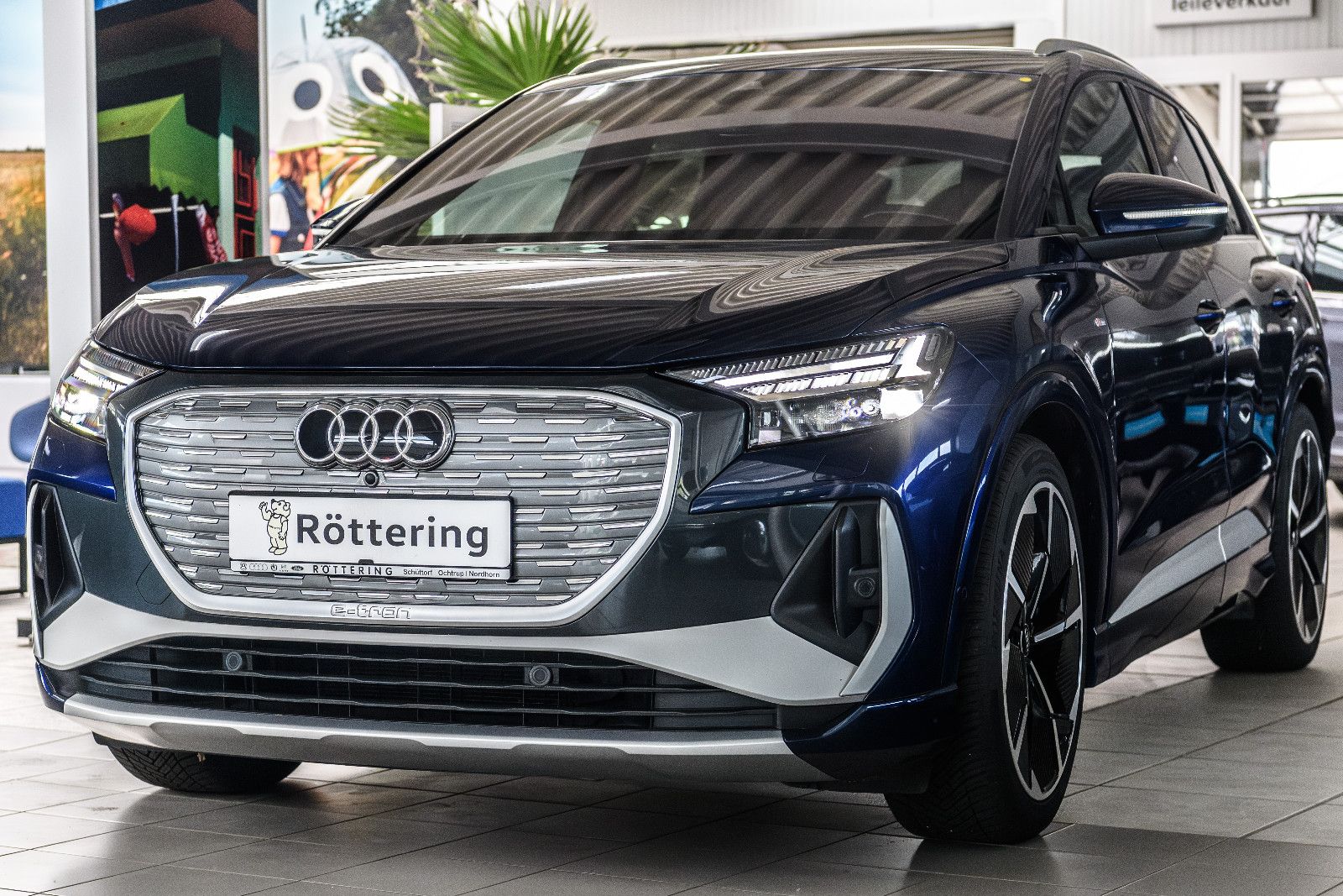 Fahrzeugabbildung Audi Q4 e-tron 45 RFK/MATRIX