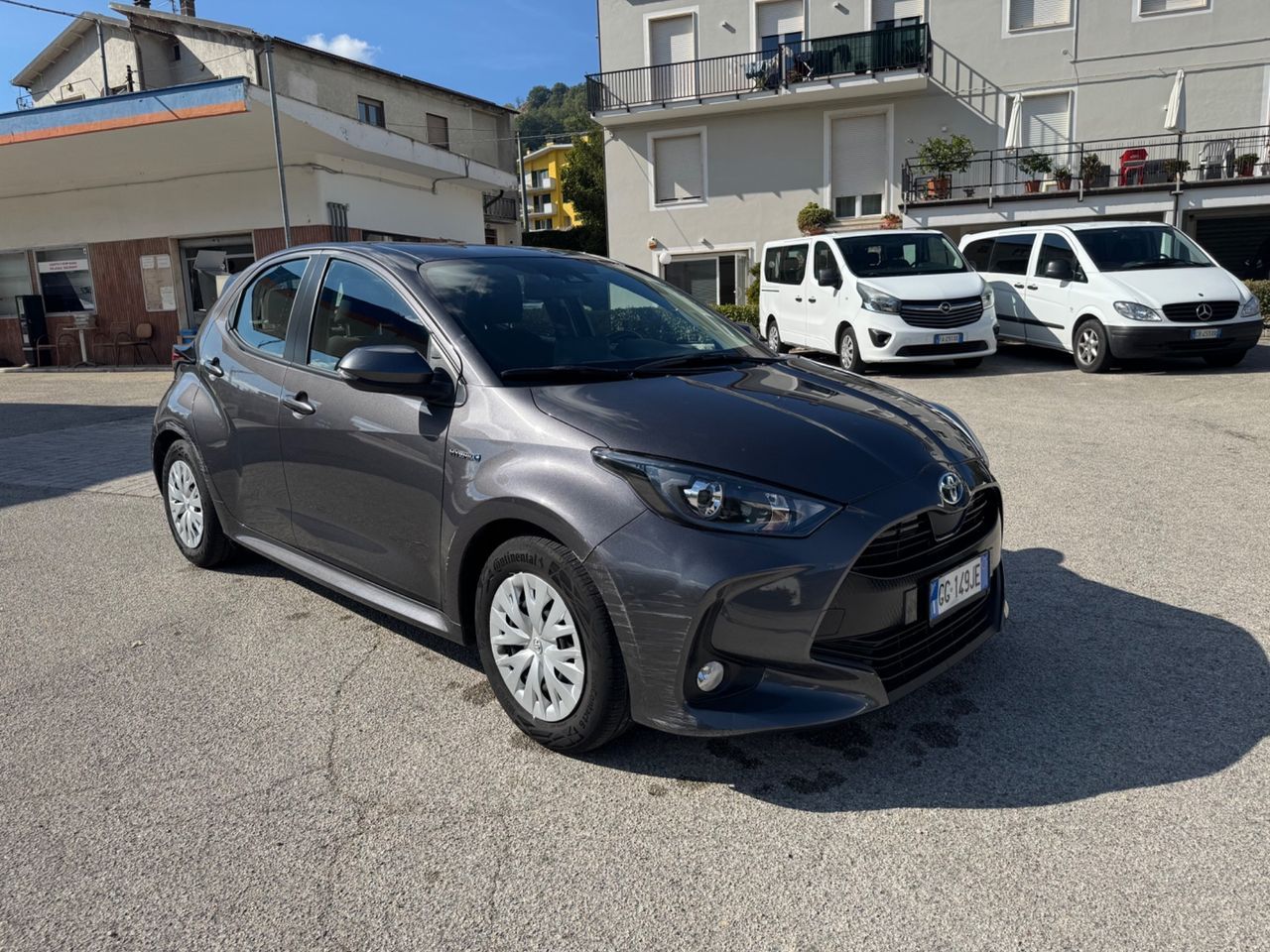 Toyota Yaris 1.5 Hybrid 5 porte imagem 2