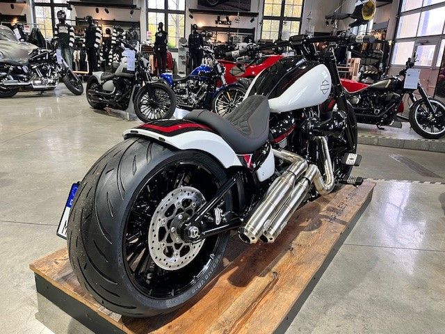 Fahrzeugabbildung Harley-Davidson FXBRS Breakout 117cui CVO UmbauUmbau