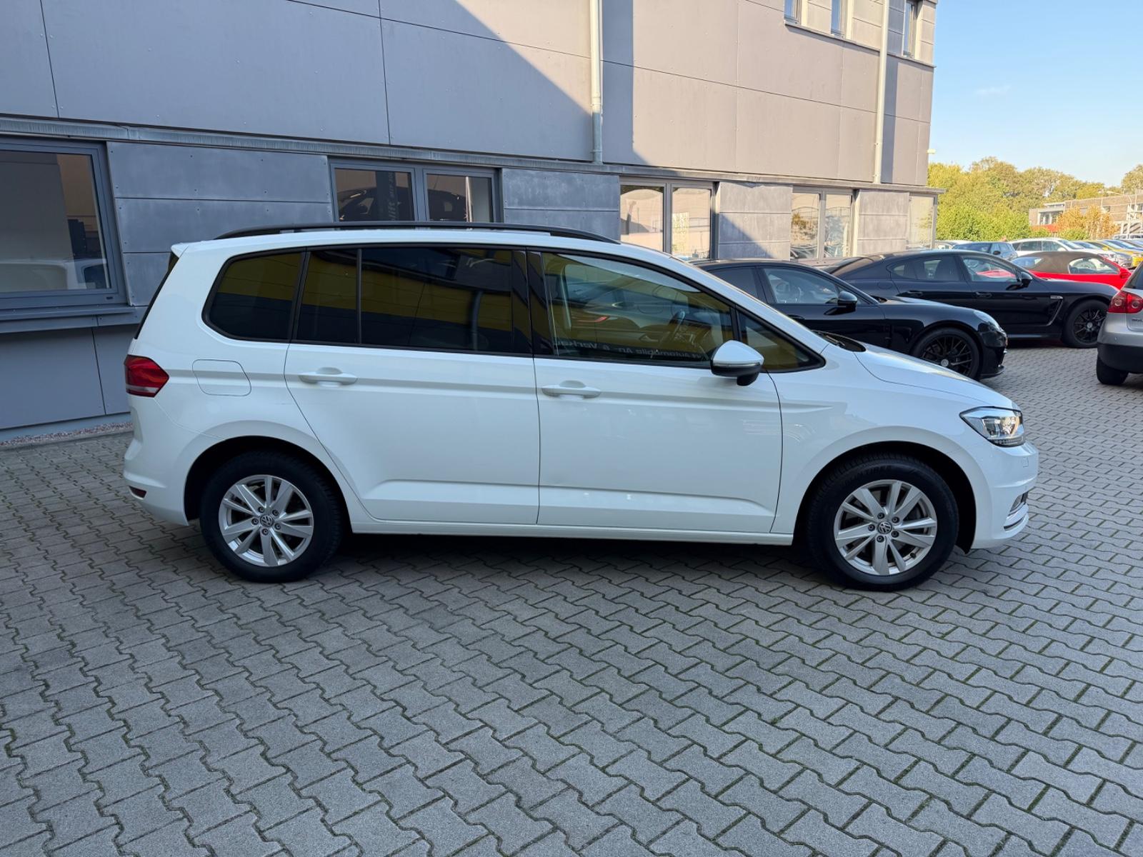 Volkswagen Touran Trendline/TEMPOMAT/SHZ/7 SITZER/AUTOMATIK