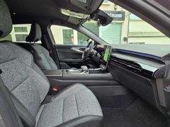Fahrzeugabbildung Rafale Techno 1.2 E-TECH Hybrid 200 4Control adv