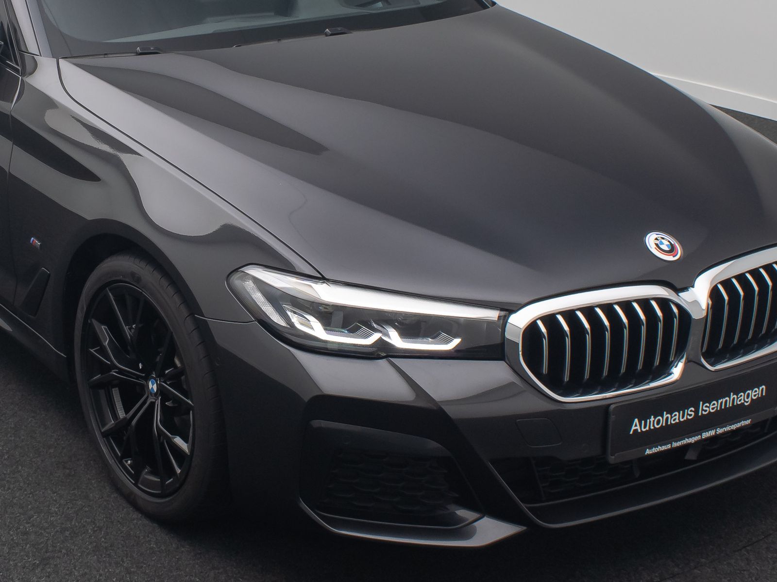 Fahrzeugabbildung BMW 520d M Sport Kamera DAB HUD 4xKlima HiFi 19Zoll