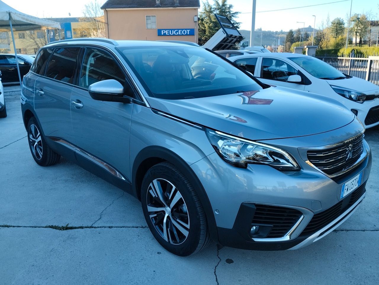 Peugeot 5008 BlueHDi 130 S&S Allure 7 POSTI imagem 2