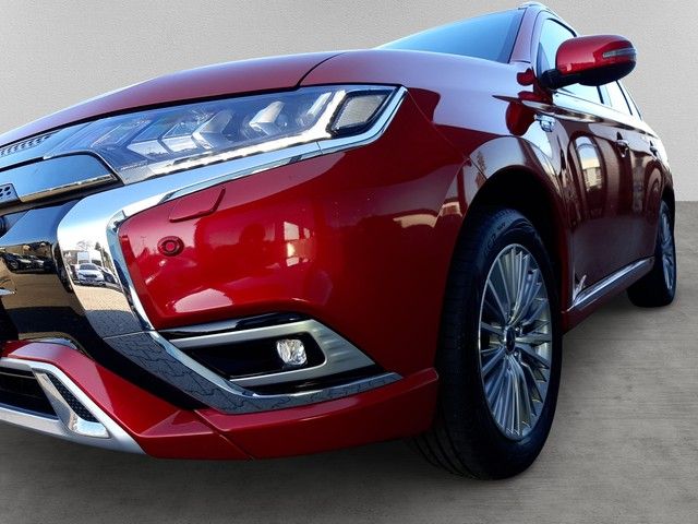 Fahrzeugabbildung Mitsubishi Outlander Plus Spirit 2.4 PHEV 4WD Leder 360°