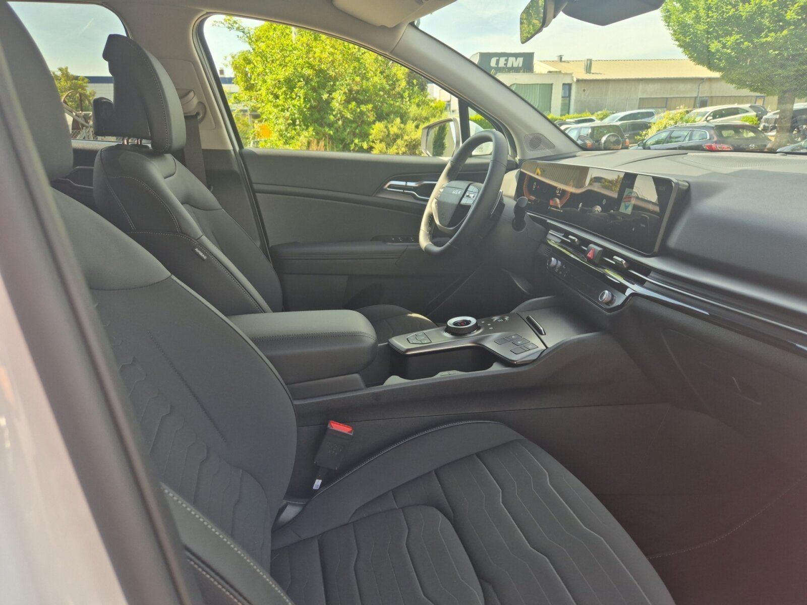 Fahrzeugabbildung Kia SPORTAGE 1.6T 2WD DCT VIS KOM
