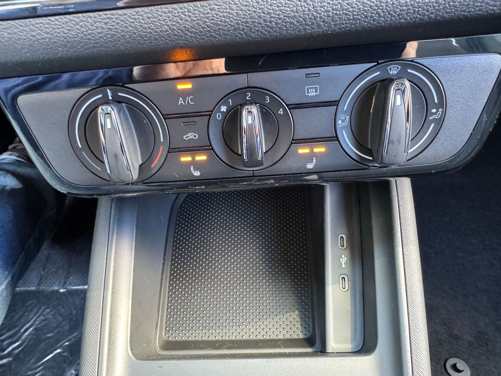Fahrzeugabbildung SKODA Kamiq 1.0 TSI DSG*LED*PDC*SHZ*SmartLink