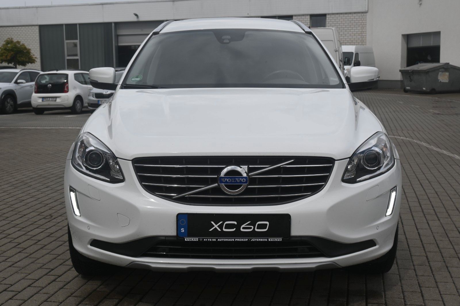 Fahrzeugabbildung Volvo XC60 D3 Autom. FWD Summum*Bi-Xenon*RFK*BLIS