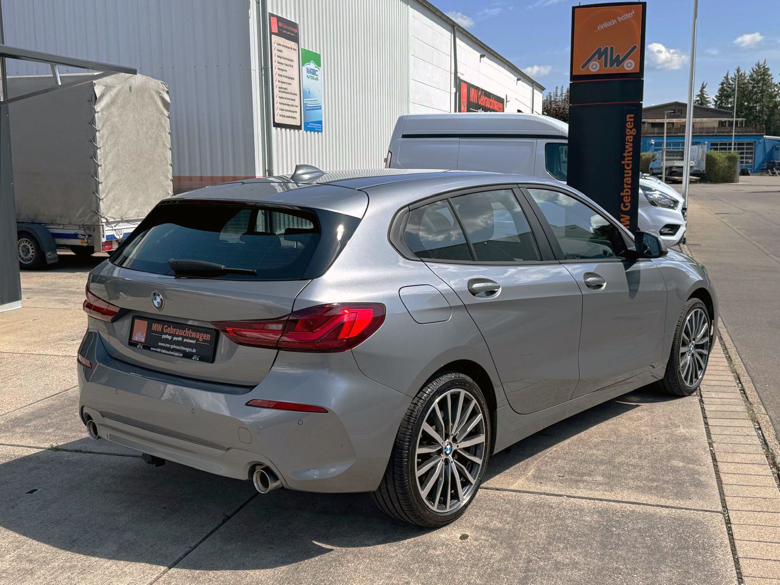 Fahrzeugabbildung BMW 120i Advantage Steptr. ACC PDC AHK H&K SHZ LED