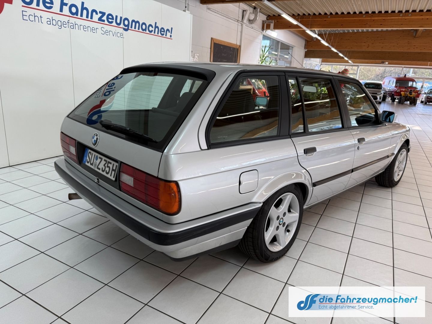 Fahrzeugabbildung BMW 318 i Touring SD NSW ABS Servo IM KUNDENAUFTRAG